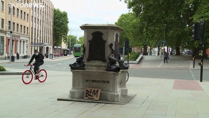 Bristol, statue finite: abbattuta quella dello schiavista, rimossa quella dell'attivista nera