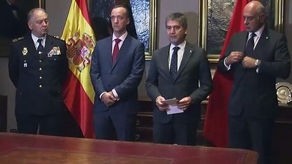 Máxima condecoracion policial española a Abdelatif Hamouchi, acusado de graves crímenes (2014)