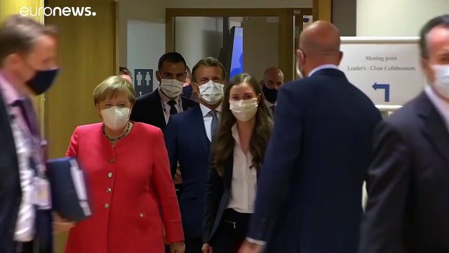 Приветствия в эпоху COVID-19: лидеры ЕС поработали локтями