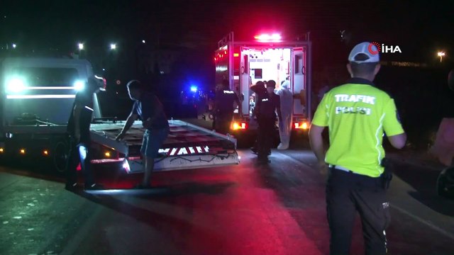 Takla atan otomobil beton bariyerlere çarparak durabildi: 1 polis hayatını kaybetti