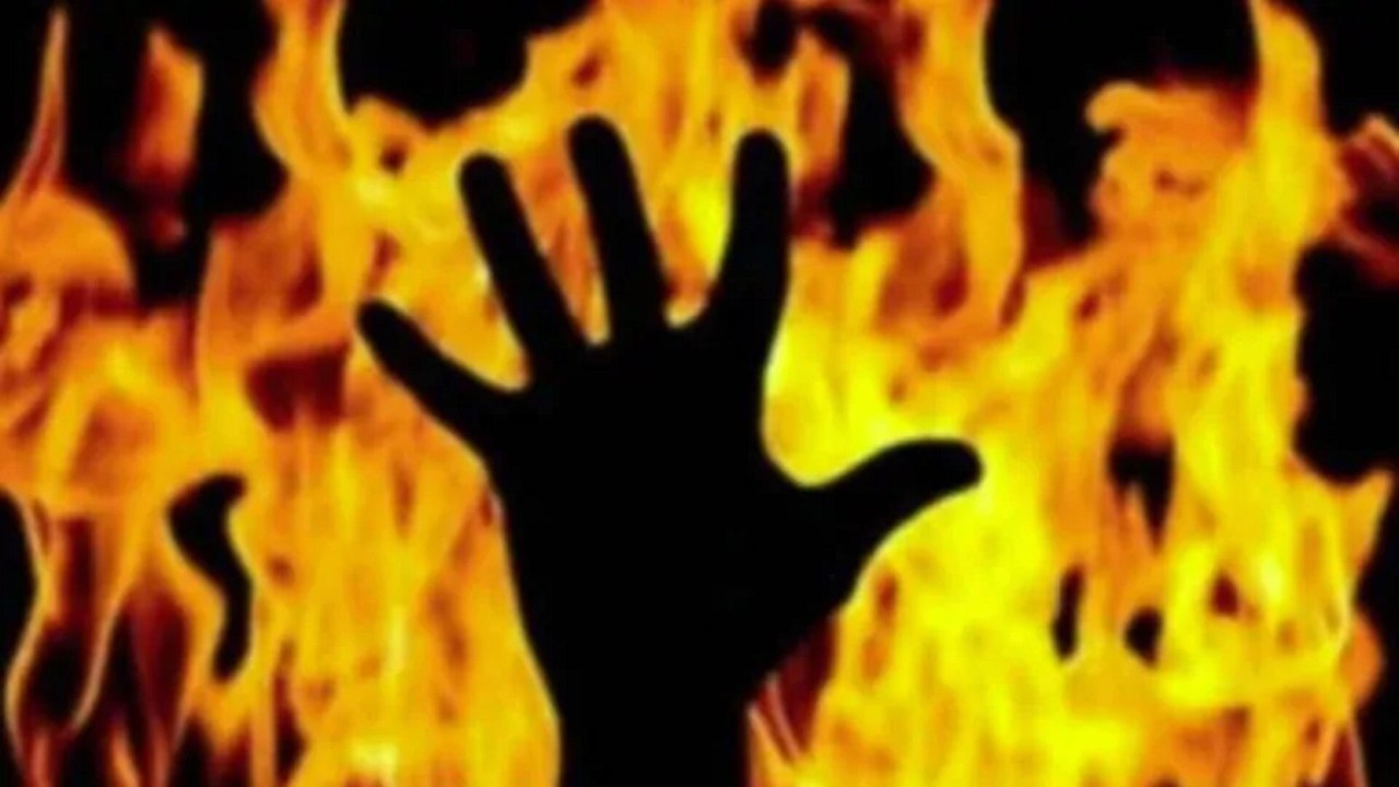 Mother-daughter duo attempts self-immolation outside UP CMO