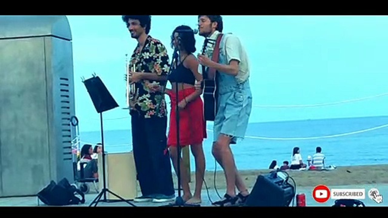 AMAZING SINGERS IN BARCELONA STREET