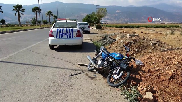 Motosiklet otomobile çarptı: 1 yaralı