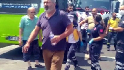 Kaza yapmamak için karşı şeride geçen tır halk otobüsüne böyle çarptı