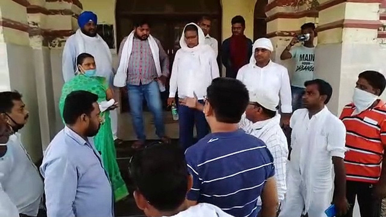 टाण्डा के सभासदों ने ईओ के खिलाफ खोला मोर्चा