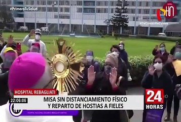 Realizan misa sin respetar distanciamiento físico y repartiendo la hostia en medio de la pandemia