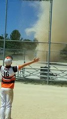 Regardez pourquoi ce match de Baseball est interrompu