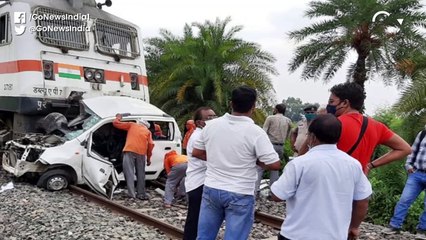 बिहार के जहानाबाद में ट्रेन और कार की टक्कर, तीन लोगों की मौत