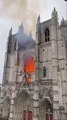 Nantes - La cathédrale Saint-Pierre-et-Saint-Paul est en feu depuis quelques minutes - Les pompiers annoncent que -le feu est important et pas encore maîtrisé- -