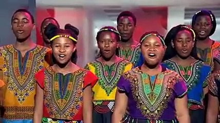 ENORME !Ces jeunes choristes d'Afrique du Sud ont illuminés les studios de la BBC hier matin.