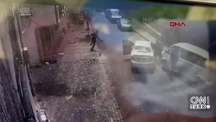Son dakika... Bağcılar'da polise silahlı saldırı kamerada | Video