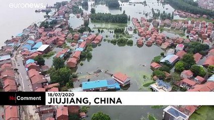Çin'in güneyindeki aşırı yağışlar nedeniyle Yangzı Nehri taştı, ölü sayısı artıyor