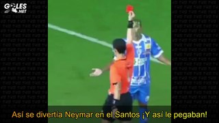 Así se divertía Neymar en el Santos ¡Y así le pegaban!