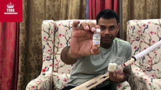 How to oil a new cricket bat || which oil is used for English willow bat ? || thesabkuchguy