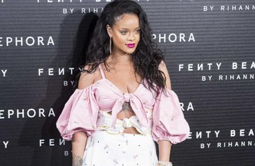 Rihanna confirma parceria entre 'Fenty' e 'Farfetch'