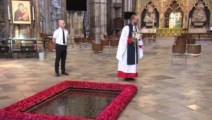Beatrice sends wedding bouquet to Westminster Abbey