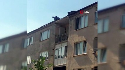 Binanın çatısında ustaları görenlerin yüreği ağzına geldi