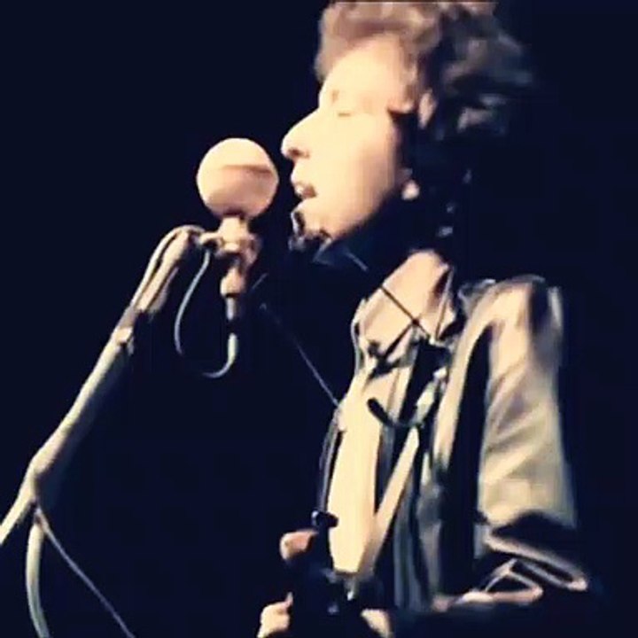 Bob Dylan Newort 1965 - Maggies Farm  (colorized)