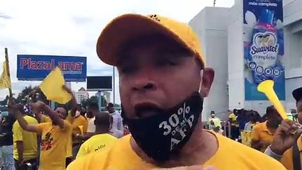 Cientos de personas marchan hacia el Congreso exigiendo 30% de las AFP