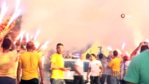 MKE Ankaragücü, taraftar desteği ile Eryaman Stadı’na uğurlandı