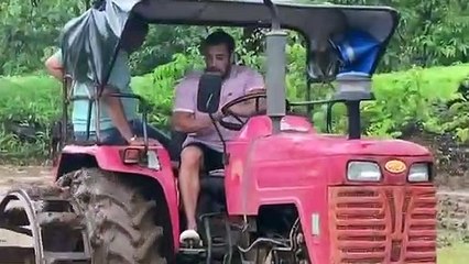 salman khan latest video | Salman Khan driving a tractor