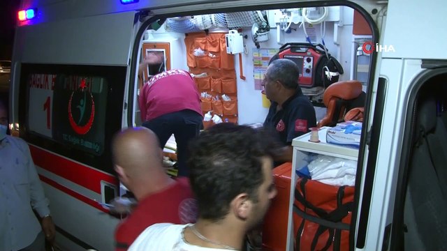 Ambulans ile pikap çarpıştı: 5 yaralı