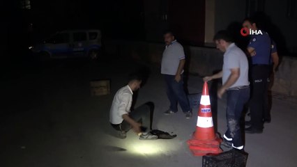 Sivas’ta yol çöktü, 2 buçuk metre derinlikte çukur oluştu