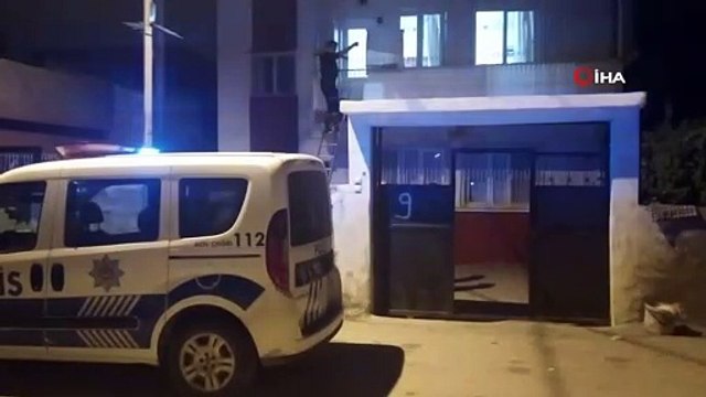 Uyuya kalan genç polisi ve itfaiyeyi alarma geçirdi