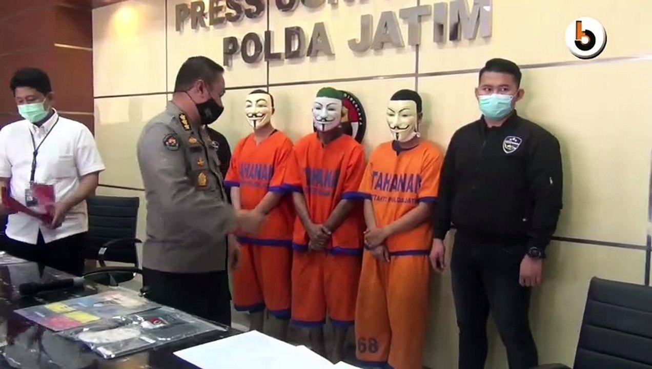MODAL EMAIL TIGA PEGAWAI ALIHKAN TAGIHAN DAN RUGIKAN PERUSAHAAN RP 8 MILIAR LEBIH