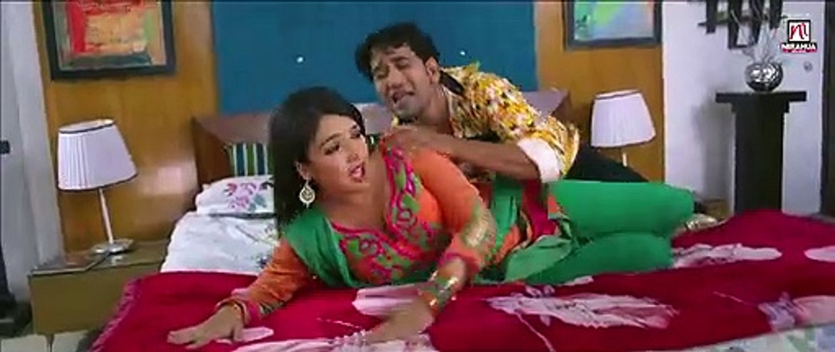 घुसत न‌ईखे रानी ई त मुह पर अटक जाता,Muhe Pe Atak Jata Full_HD_Song_|_Nirahua_Rickshawala-_2_|_Nirahua_|_Aamrapali_bhojpuri world