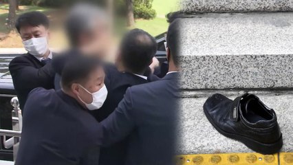 [앵커리포트] '정치적 항의 or 망신주기'...투척 봉변, 역대 대응은? / YTN