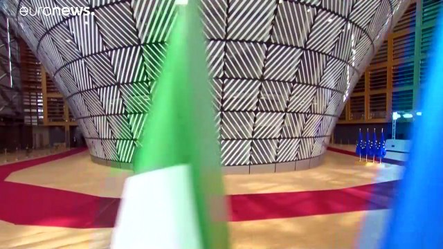 Переговоры на саммите ЕС продолжатся в понедельник - Евросовет