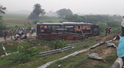 लखनऊ एक्सप्रेस-वे पर हुआ दर्दनाक हादसा, प्राइवेट बस और कार की टक्कर में पांच लोगों की मौत