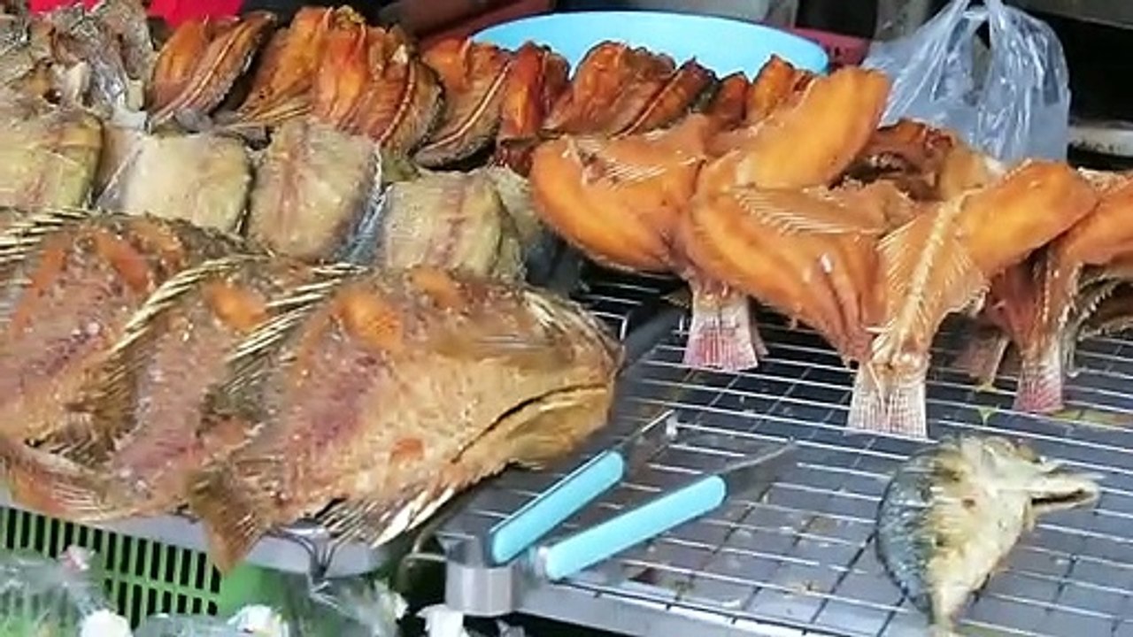 BBQ Fish Thai Style - Thai Street Food Grilled Fish - Bangkok Street Food
