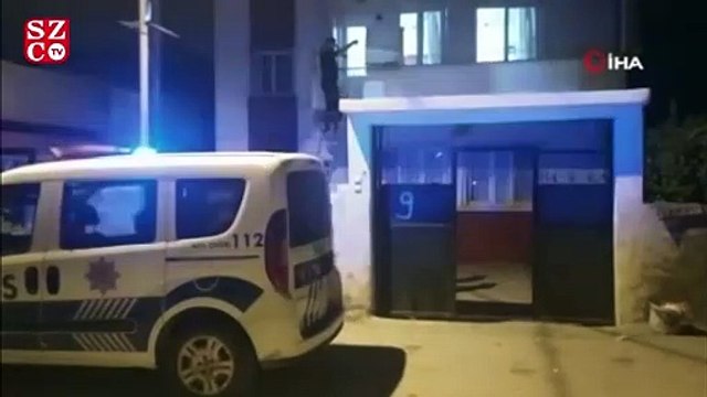Uyuya kalan genç polisi ve itfaiyeyi alarma geçirdi