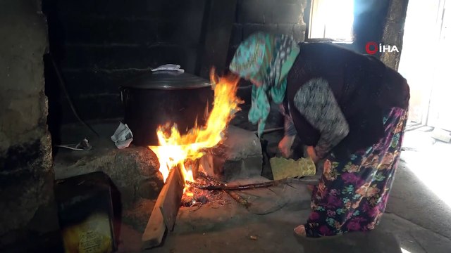 Fedakar anne, her gün 100 kilogram yoğurt satarak çocuklarını okutuyor- Şadiye anne, 23 yıldır yoğurt satarak 8 çocuğunun eğitim masraflarını karşılıyor