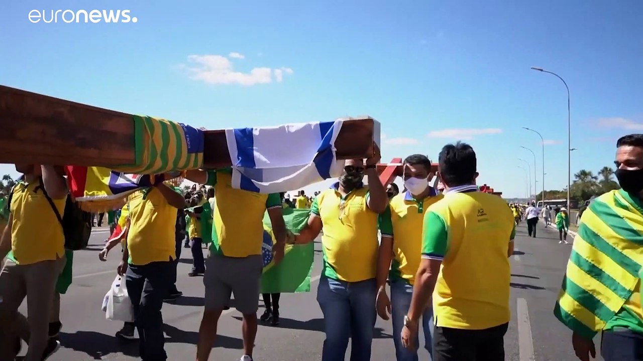 'Außer Kontrolle': Die Corona-Lage in Brasilien und den USA