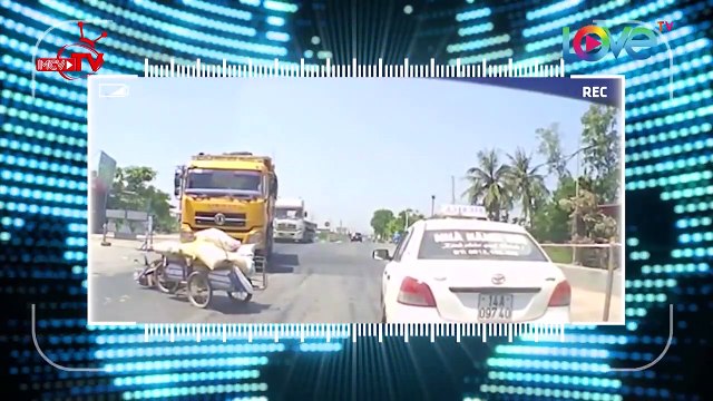 CAMERA CẬN CẢNH | Những Chiếc Xe Ba Gác Trên Đường Gây Nguy Hại Cho Những Người Tham Gia Giao Thông