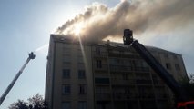 Intervention des pompiers sur un spectaculaire incendie rue du Gros raisin à Orléans lundi 20 juillet 2020