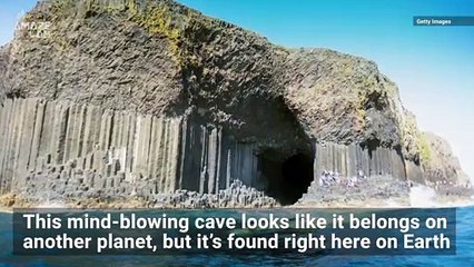 Incredible Geometric Pillars of Fingal’s Cave Weren’t Made By Humans