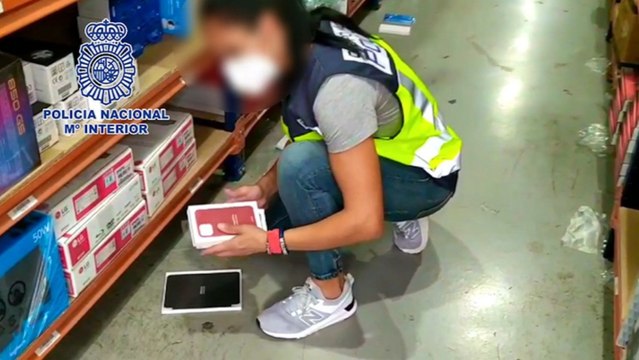 Policía interviene casi 1.500 productos electrónicos falsificados