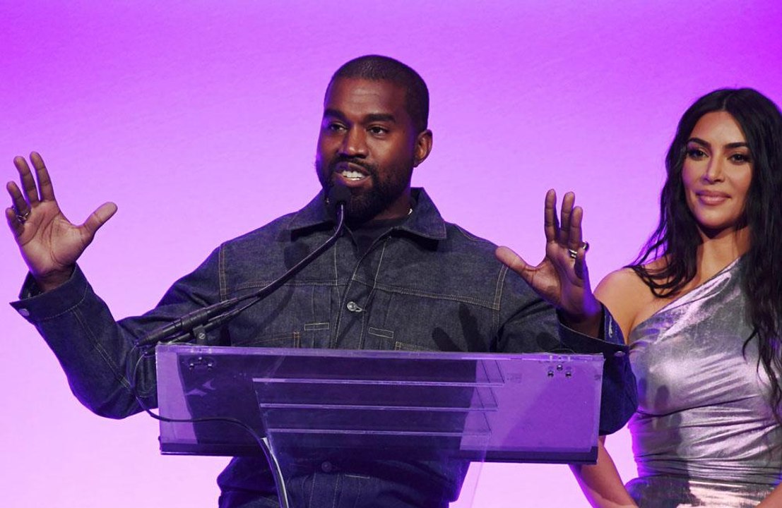Kanye West weint bei einem Auftritt