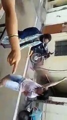 कोरोना से जंग जीत घर लौटी दीदी तो खुशी में जमकर नाची छोटी ​बहन, वीडियो वायरल