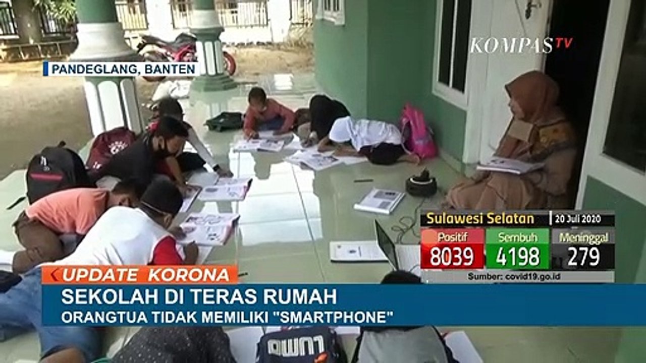 Orangtua Siswa Tak Punya Smartphone, Guru Jadikan Teras Rumah Untuk Tempat Belajar