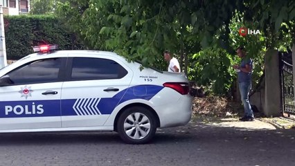 Kuyumcu kuryesinin önü kesilerek parasının çalındığı anlar kamerada