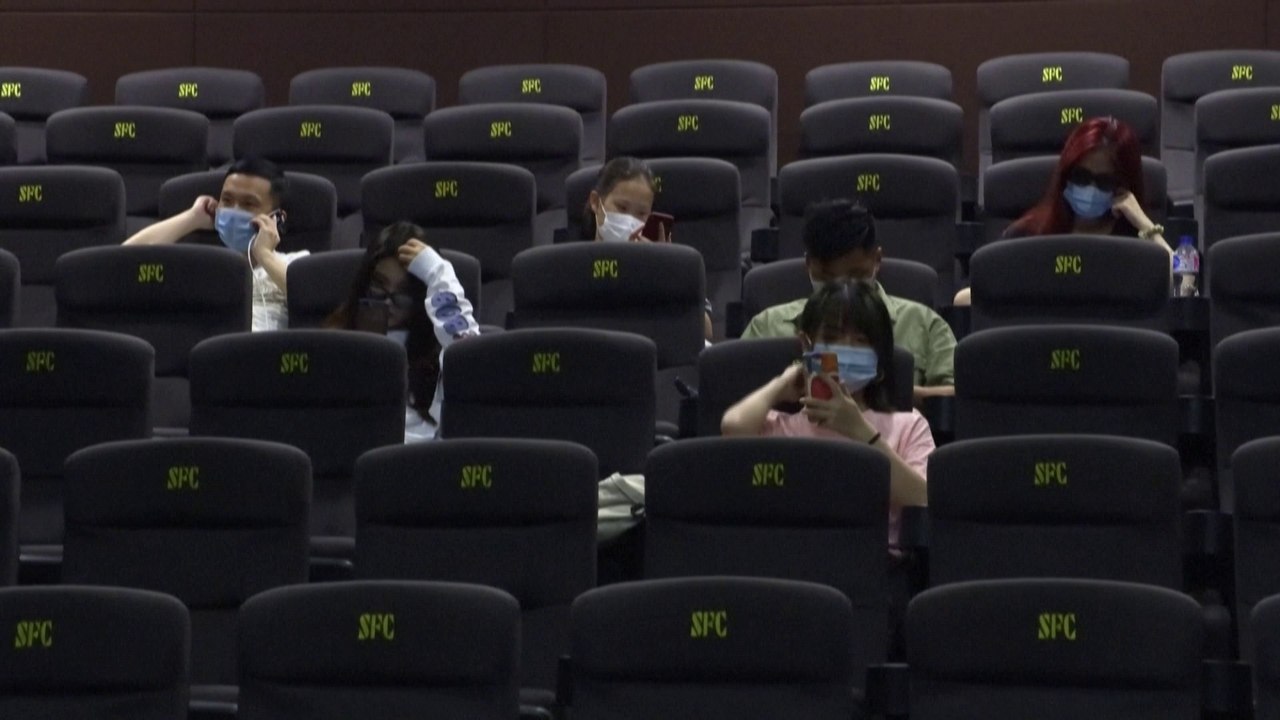 Coronavirus: les cinémas chinois rouvrent avec un protocole sanitaire strict