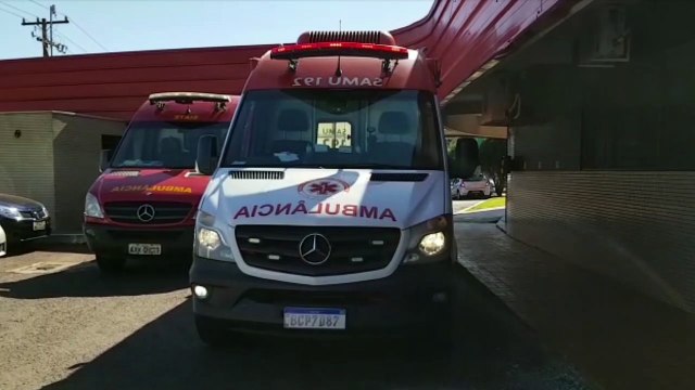 Trabalhador de obra é socorrido após cair de altura de três metros