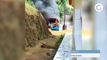 Incêndio a ônibus no bairro Roda D'Água, em Cariacica