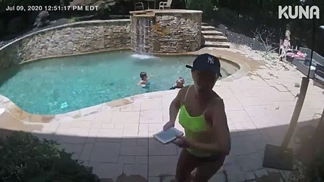 Elle échappe de justesse à un accident, l’arbre a failli lui tomber dessus.