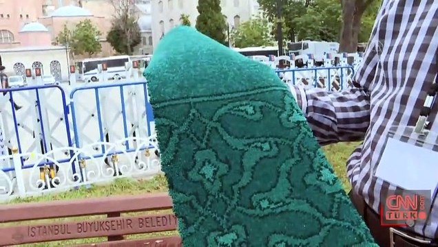 Ayasofya Camii'nin halıları hazır | Video